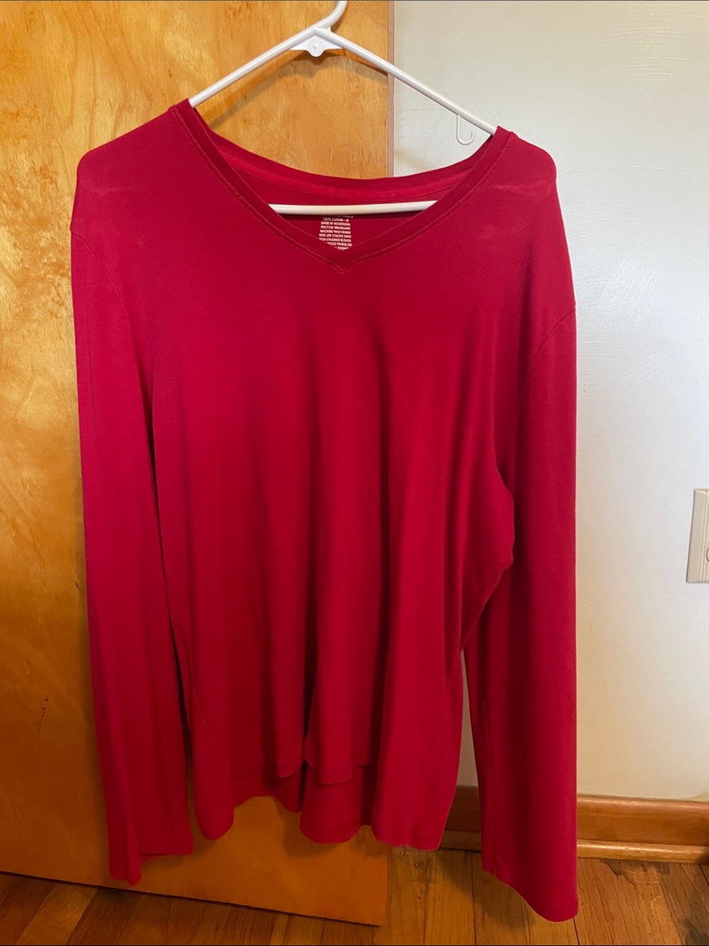 Cherokee Red V-Neck Long Sleeve Top